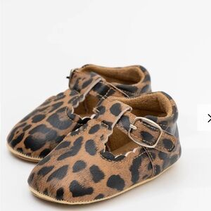 Leopard Print bay shoes Sz 4 new!  Adorable